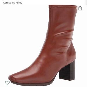 NWOT - High ankle fall booties!